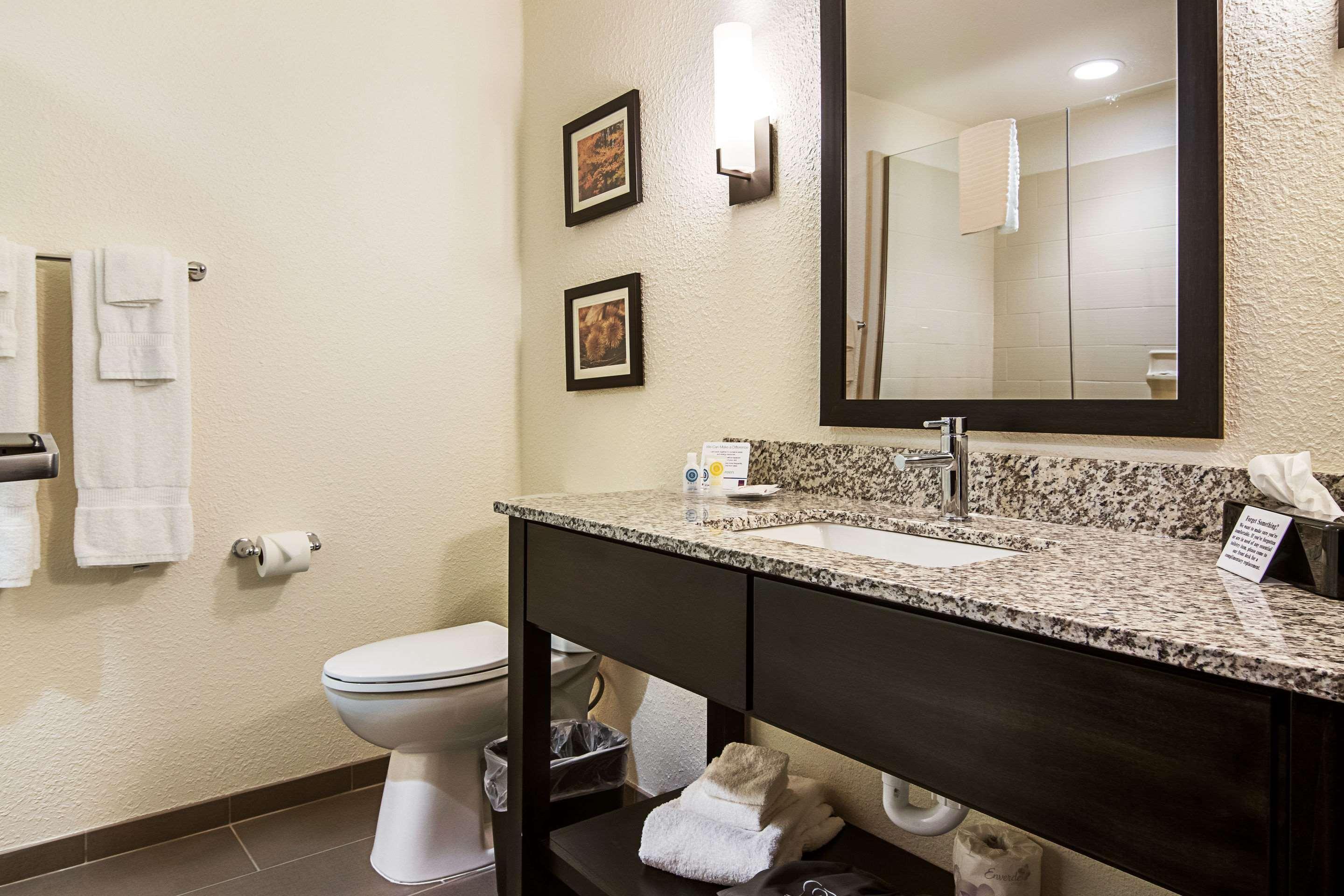 Comfort Suites Wooster Near University Campus Esterno foto
