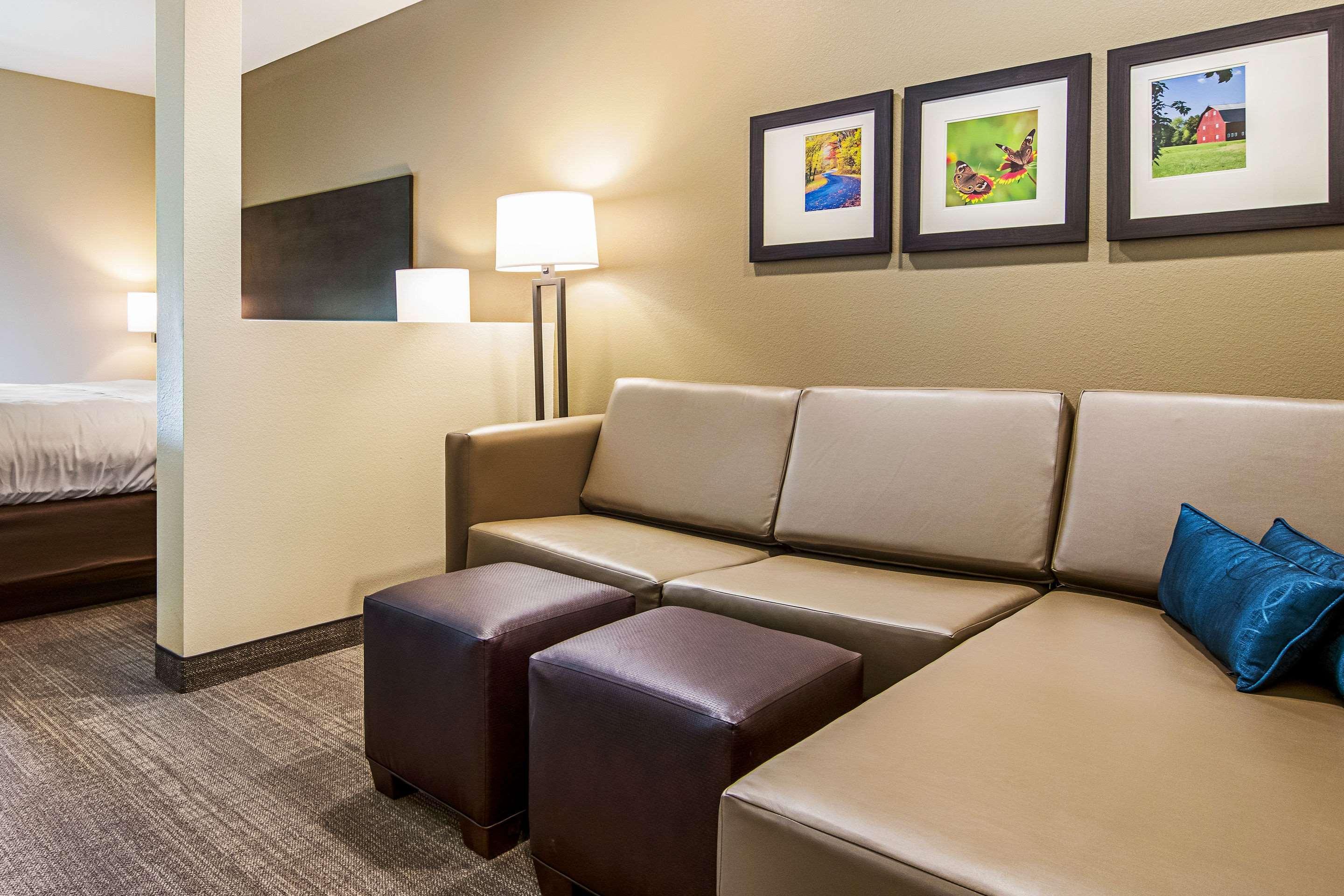 Comfort Suites Wooster Near University Campus Esterno foto