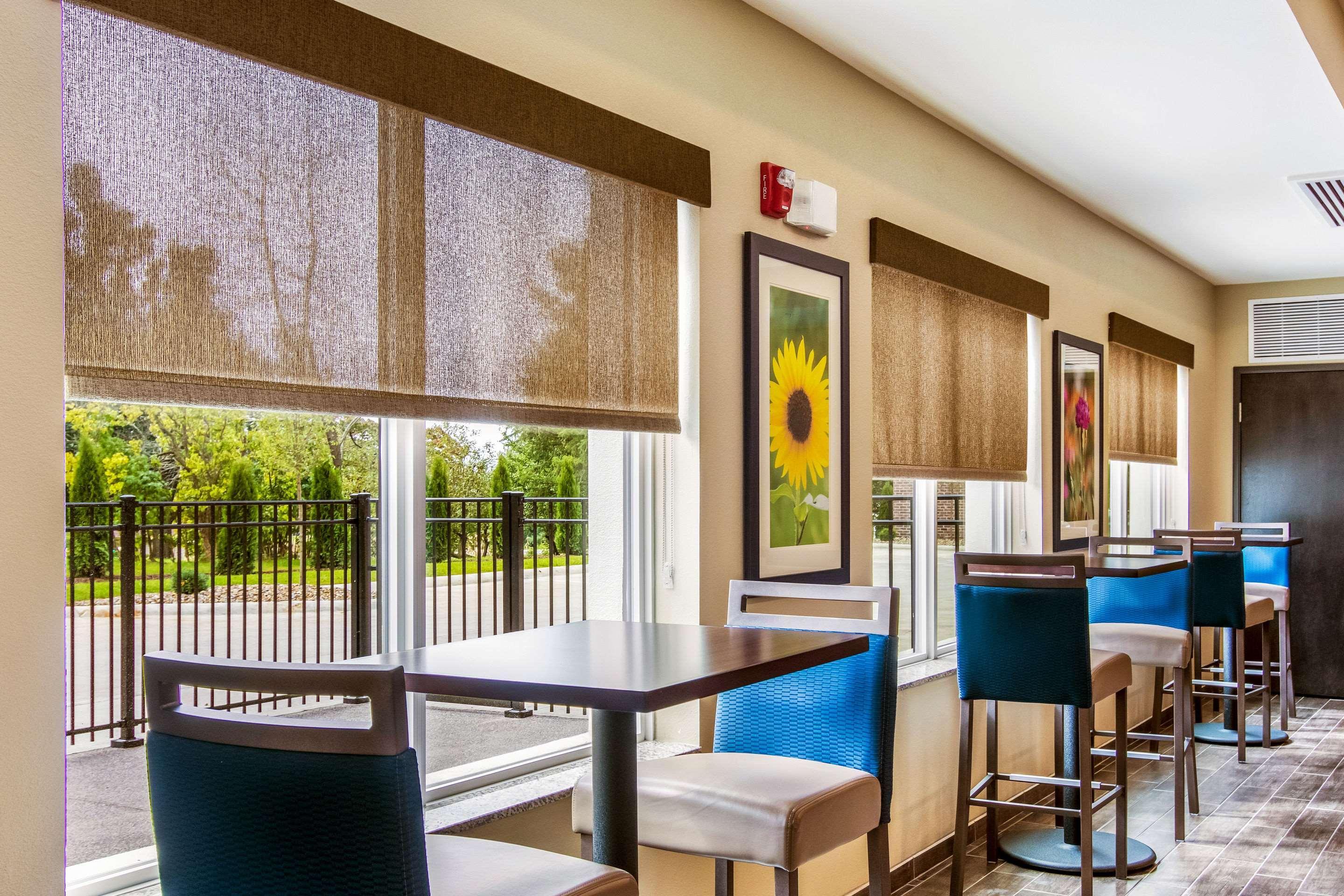 Comfort Suites Wooster Near University Campus Esterno foto