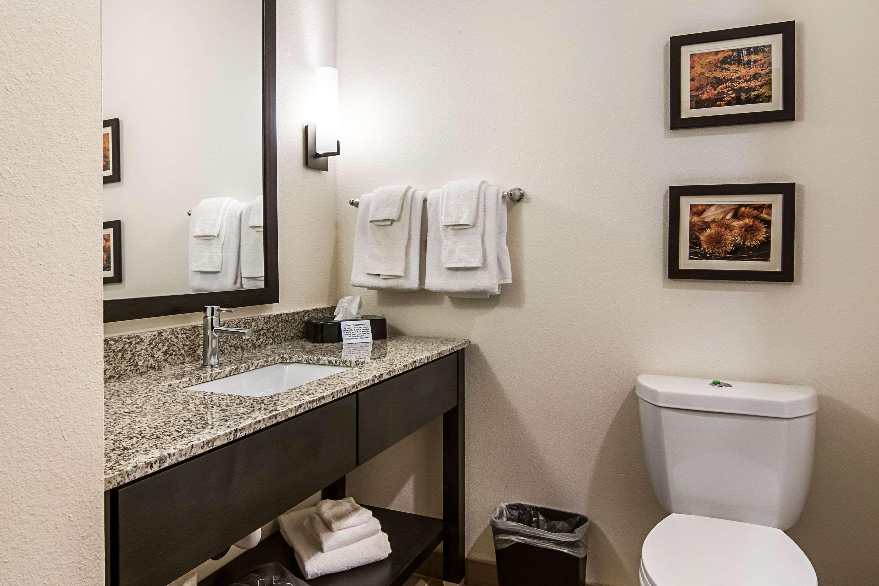 Comfort Suites Wooster Near University Campus Esterno foto